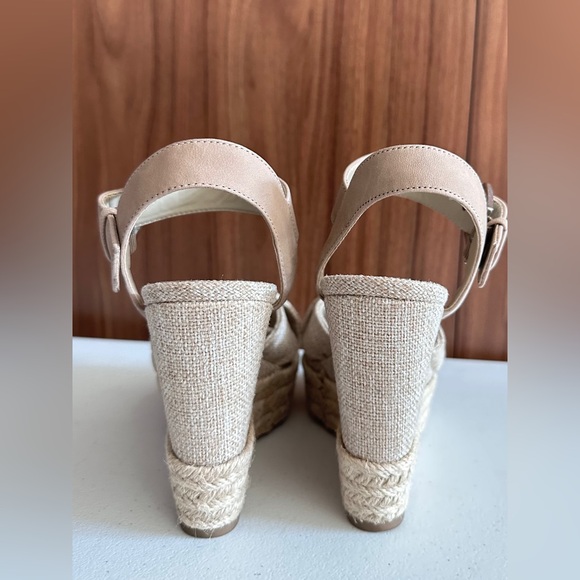 Guess Women's wedged burlap sandals size 6M - Picture 2 of 15